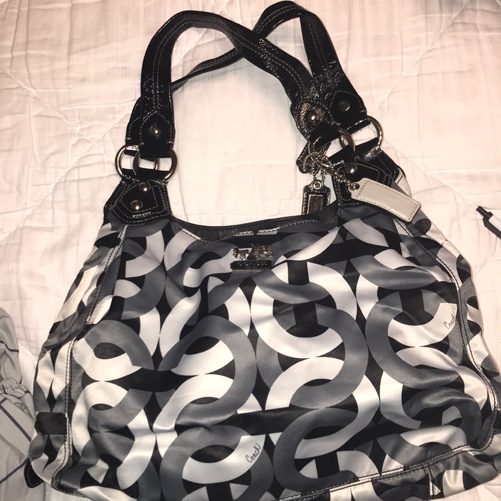 Coach bag with printed C’s